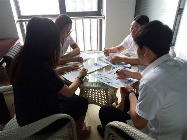 在總結(jié)中成長(zhǎng)，在審視中前行